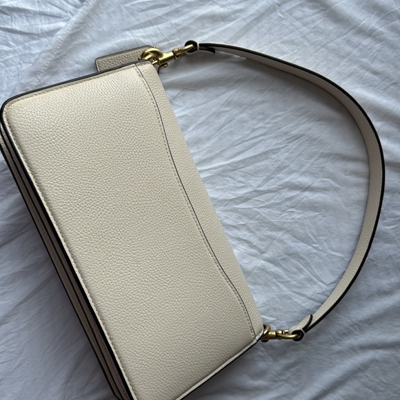 Coach Black Leather Shoulder Bag with Adjustable Strap - Picture 7 of 8